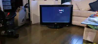 42" LG tv, View more