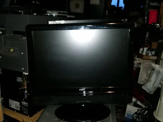 VIEWSONIC VA926G 19" LCD MONITOR $40  Coby 19" TFT LCD TV  with in Other in City of Montréal - Image 2