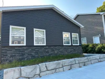 Walking distance to the Sunnyside Mall. Located on Duffus Drive. This one bedroom home is newly reno...