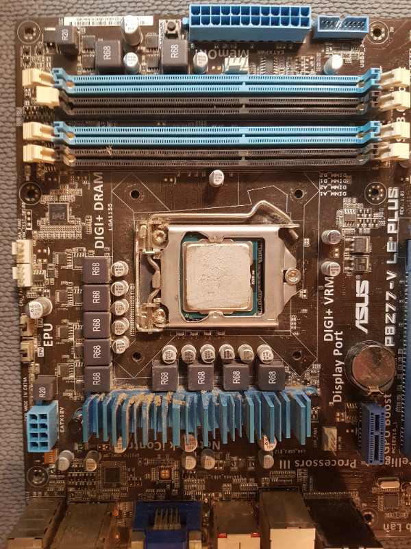 ASUS P8Z77-V LE PLUS motherboard in System Components in Saskatoon - Image 3