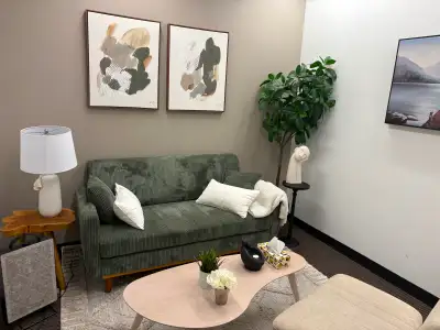 ⭐️Beautiful Furnished Therapy Office for Rent – Bay & Yorkville Area ⭐️ Looking for a calm and profe...