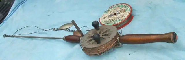 Vintage Trolling Rod and Reel in Fishing, Camping & Outdoors in Guelph - Image 2