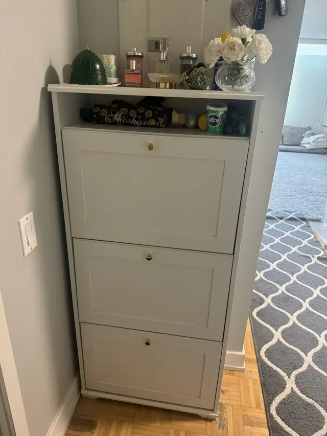 moving sale  in Dining Tables & Sets in City of Toronto - Image 7