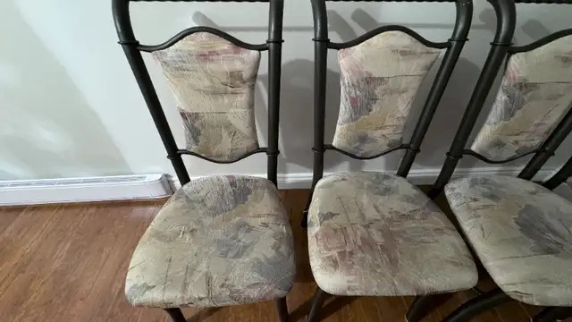 Ensemble de 6 Chaises – Set of 6 chairs in Dining Tables & Sets in Longueuil / South Shore - Image 4