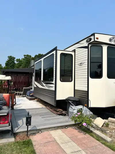 FOR SALE: Beautiful 40ft Trailer in NET Camping Resort Asking Price: $60,000 Looking for your perfec...