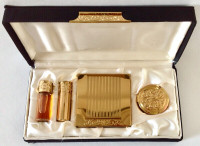Antiquité 1950 Collection Coffret de cosmétiques en laiton AVON