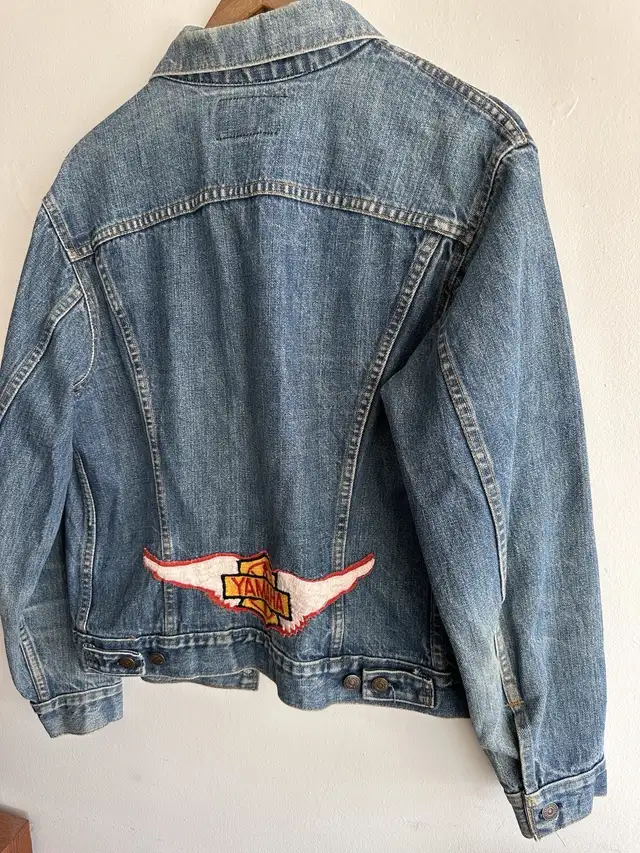 Vintage Levi's made in USA trucker jacket type III men's 80s in Men's in City of Toronto - Image 4