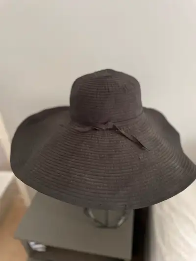 Women’s XL floppy summer hat, View more