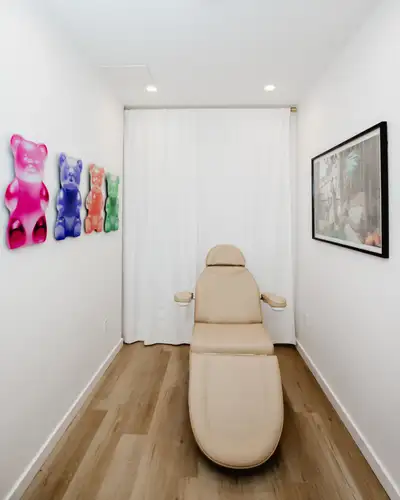 Part-time/full time available Clean and bright clinic room in a newly renovated building. Perfect fo...