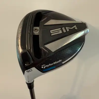 Club: TaylorMade SIM 9 Degree Driver left handed Shaft: UST Mamiya Helium 5F4 Stiff Flex Grip: Winn...