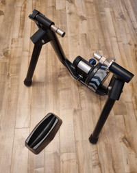 Kickr Snap - support entraînement vélo intérieur - bike trainer