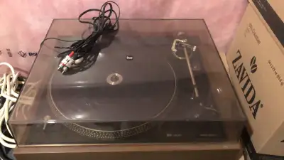 Turntable and synthesizer VINTAGE COMPONENTS, View more