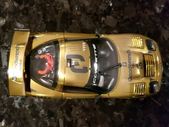 1:18 Diecast Action Chevrolet Corvette C5-R Dirty Gold in Arts & Collectibles in Markham / York Region - Image 6