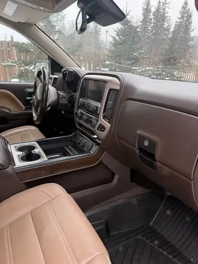 2018 GMC Denali 1500 crew cab 4wd 148000 km on body, new 5.3 crate engine professionally installed l...