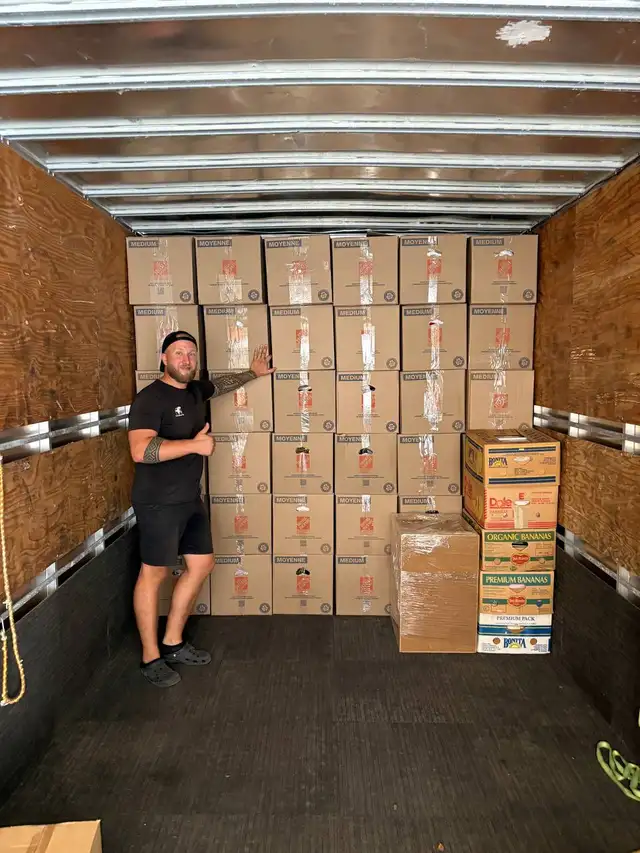 ✅109/h Two Movers &Truck 20ft Calgary  ☎️ 3689921969  ☎️ in Moving & Storage in Calgary - Image 2