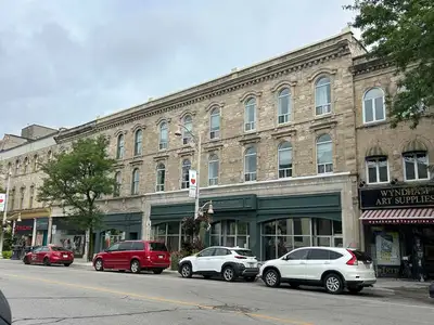 This rustic apartment in the heart of downtown Guelph features gorgeous high ceilings, new carpet an...