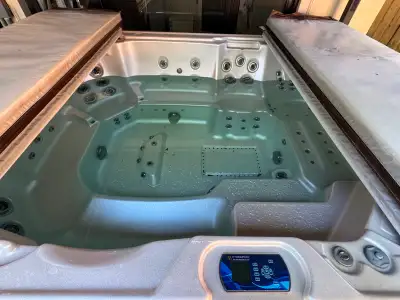 Hydropool Self-Cleaning 1038 Spa — Clean Interior, Holds Water,, View more