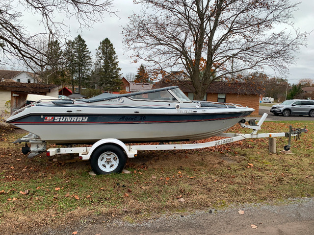 1990 Sunray Allegro for sale where is as is. in Powerboats & Motorboats in Trenton