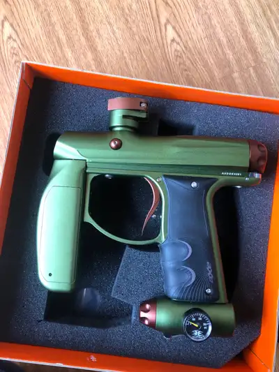 Selling my Empire Axe Paintball Marker. Works flawlessly, brand new condition. Thoroughly cleaned an...