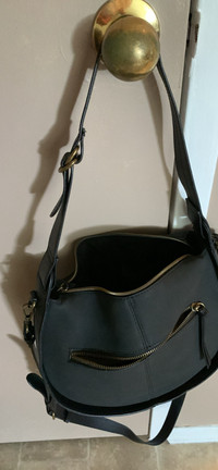  elegant black purse