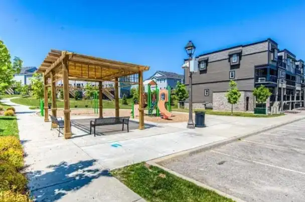 Beautiful 2 bed/2baths stocked home