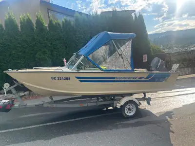 Side console boat, Stereo 40hp yamaha Minkota trolling motor Lithium battery Stereo Down riggers Rod...