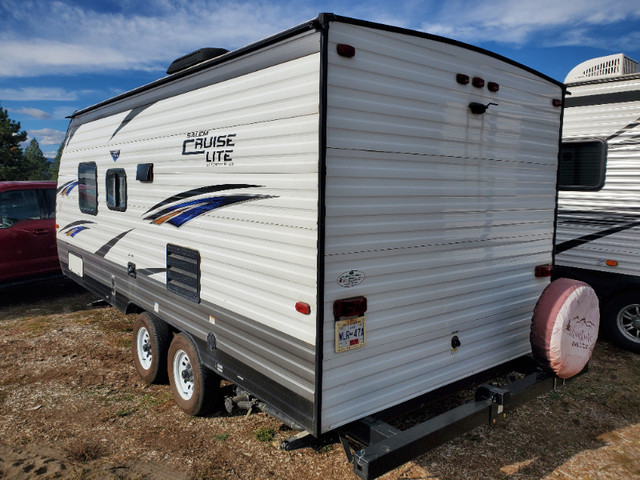 2018 Forest River Cruise Lite T171RBXL Travel Trailer, like new in Travel Trailers & Campers in Kelowna - Image 2