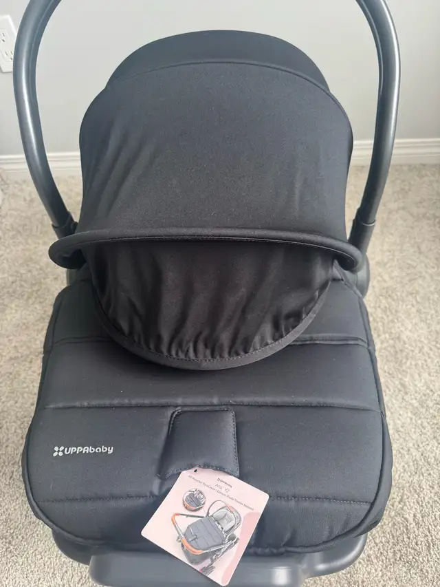 UPPAbaby Aria V2 car seat in Strollers, Carriers & Car Seats in Edmonton - Image 6