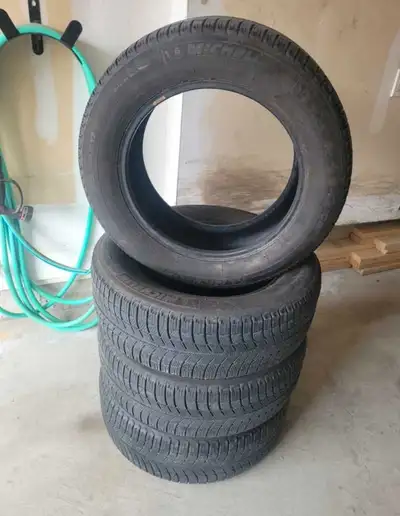4 Michelin X-Ice Xi3 Winter Tires for Sale. **225/60/R17** Great Condition. (7/32") 70% Tread Remain...