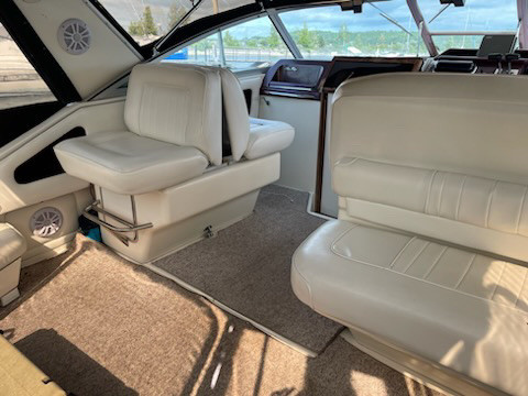 1990 sea ray 310 in Powerboats & Motorboats in Owen Sound - Image 3
