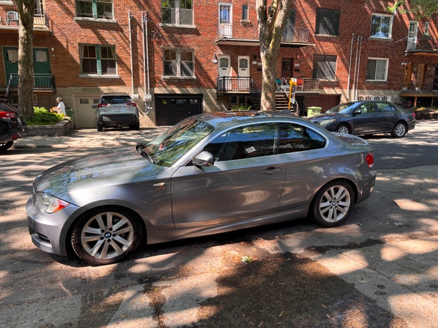 BMW - 2011 - 135i - manual — photo 2