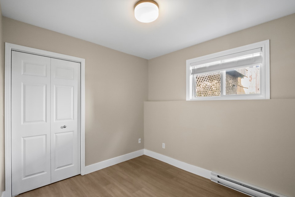 LOVELY 2 BEDROOM BASEMENT APARTMENT - RENTED 5
