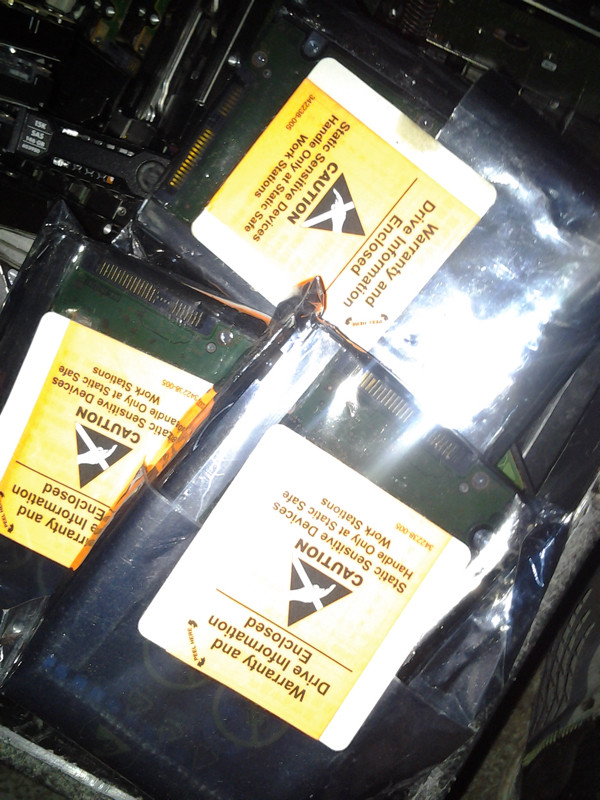 sata and sas hard drives 2.5 inch 3.5 inch ssd 1tb $20 hundreds in Other in City of Montréal - Image 2