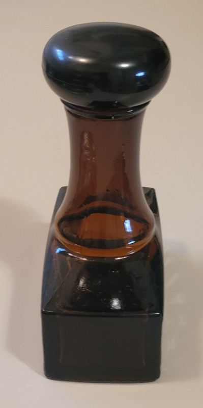 Vintage Avon Amber "PAID" Stamp Cologne Bottle in Arts & Collectibles in Oshawa / Durham Region - Image 4