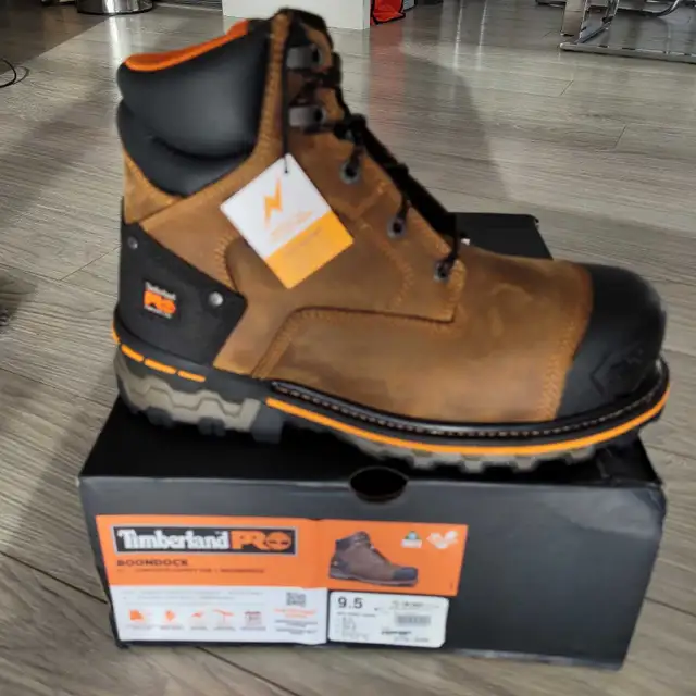 Bottes de travail in Men's Shoes in Longueuil / South Shore - Image 3