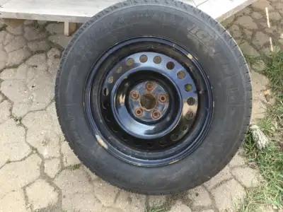Set of 4 winter tires with rims Michelin Latitude X-Ice. For a 2018 Honda CRV- size 235/60 R17. Good...