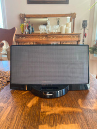 Bose SoundDock Digital Music system With Remote & Carrying Case
