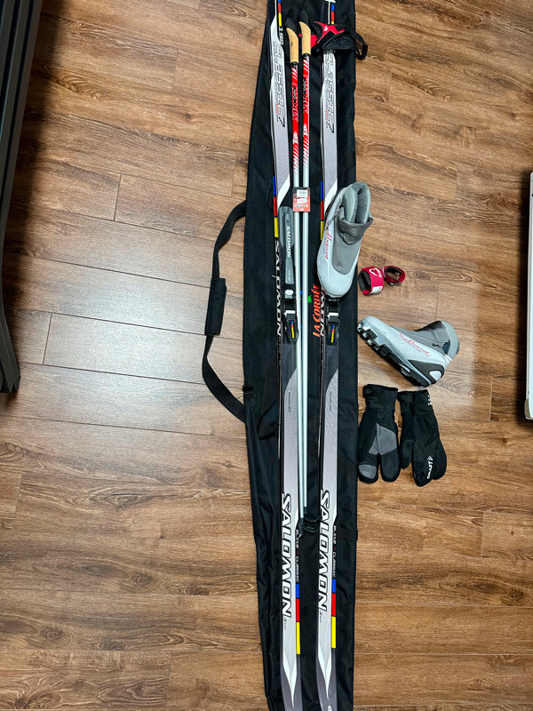 Ensemble de Ski de fond Salomon pour femme (utilisé 3 fois). dans Ski  à Laval/Rive Nord - Image 2