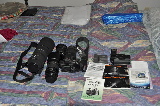 Upper Amateur / Enthusiast Camera Pack in Cameras & Camcorders in Williams Lake