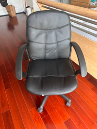 Office chair , selling as is 