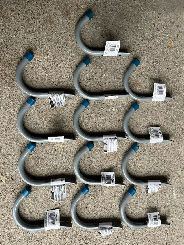 Crawford Utility Hook in Martinique in Canada - Image 2