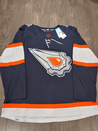 Edmonton Oilers Reverse Retro 2.0 jersey - BNWT