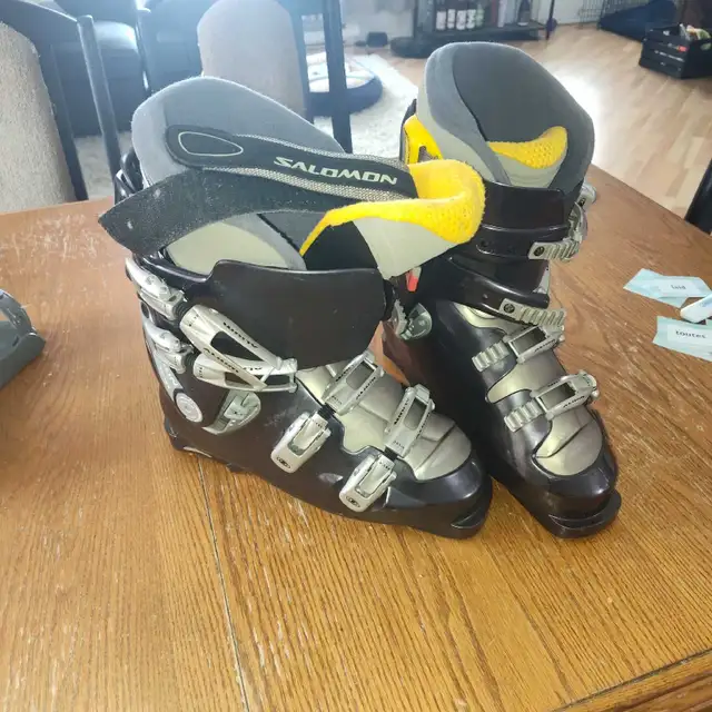 Bottes 315 mm usagée  in Ski in Saguenay - Image 2