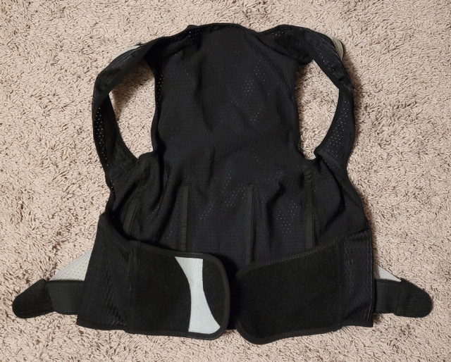 Posture corrector: Relieving shoulder and back pain device in Health & Special Needs in Saskatoon - Image 2
