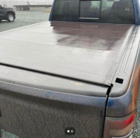 6 1/2 foot soft roll up tonneau cover came off a 2020 ddodge ram