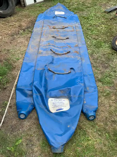 Commercial grade banana boat, room for 5 passengers, the glue is starting to let go so it will need...