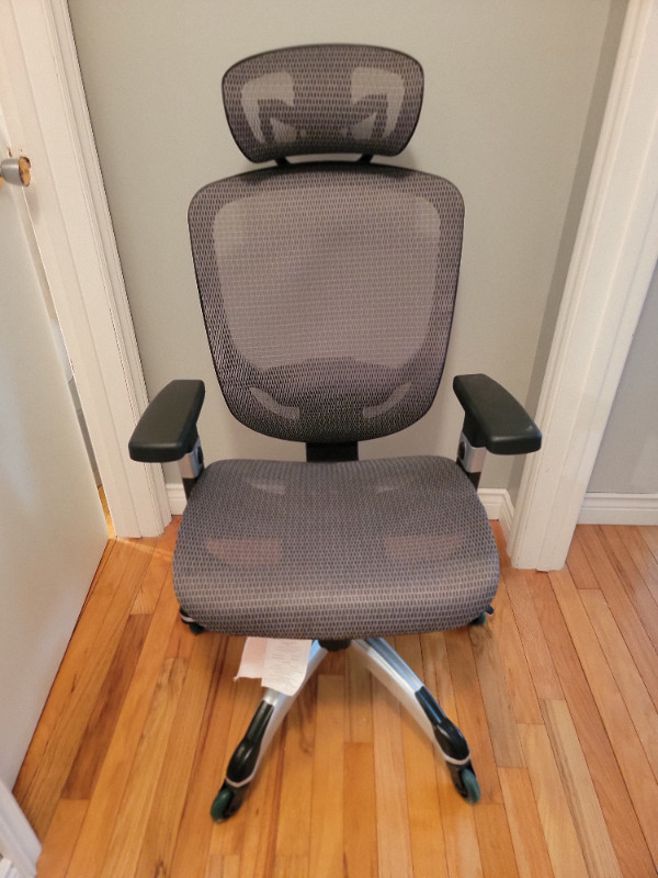 Gaming/computer chair with custom wheels in Chairs & Recliners in St. John's - Image 2