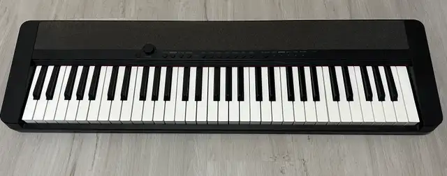 Casio CT-S1 Piano Keyboard, Sustain Pedal Included in Pianos & Keyboards in London - Image 8