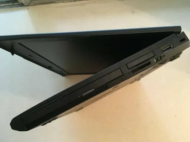Lenovo ThinkPad Laptop T430  - 4GB RAM, 300GB HDD, Windows 10 in Laptops in Ottawa - Image 7
