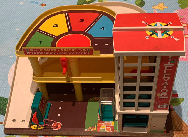 Fisher price - parking ramp service center(retro)  in Toys & Games in City of Toronto